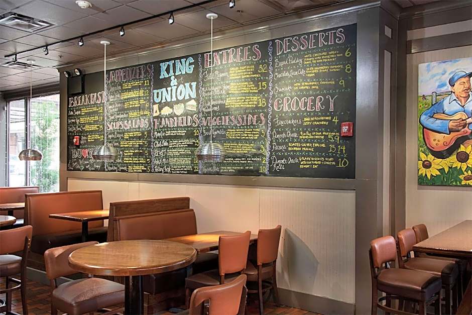 DoubleTree by Hilton Memphis Downtown – Memphis, TN
