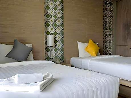 Deluxe Twin Room (Accessible by stairs)