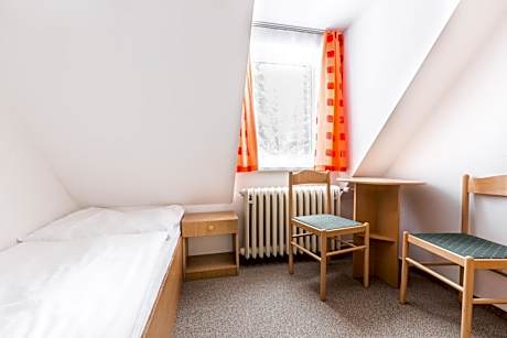 Economy Single Room