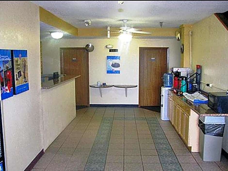 Motel 6-Moriarty, NM