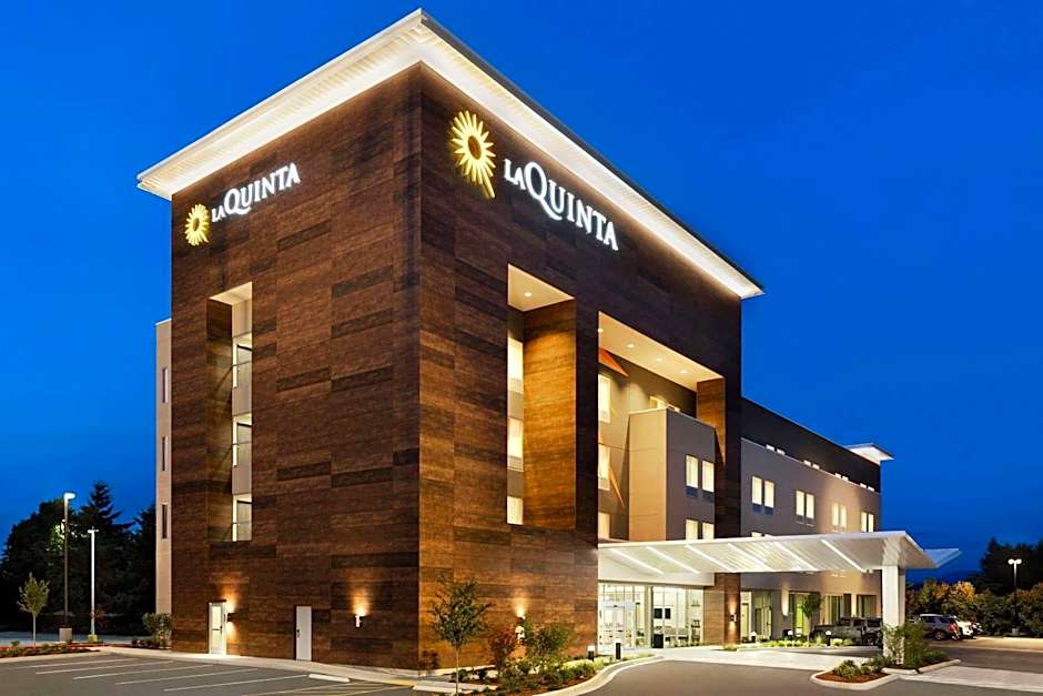 La Quinta Inn & Suites by Wyndham Burlington
