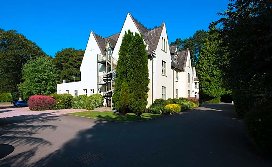 Glen-Yr-Afon House Hotel