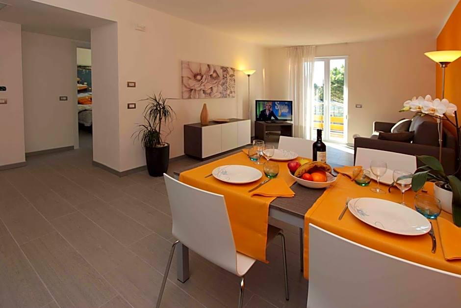 Residence Rivachiara (check-in at Hotel Riviera in Viale Rovereto, 95)