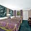 Super 8 by Wyndham Austell/Six Flags