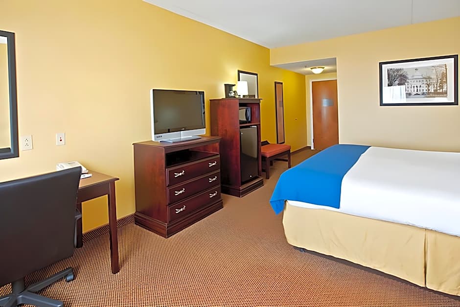 Holiday Inn Express Hotel & Suites Louisville South-Hillview By IHG