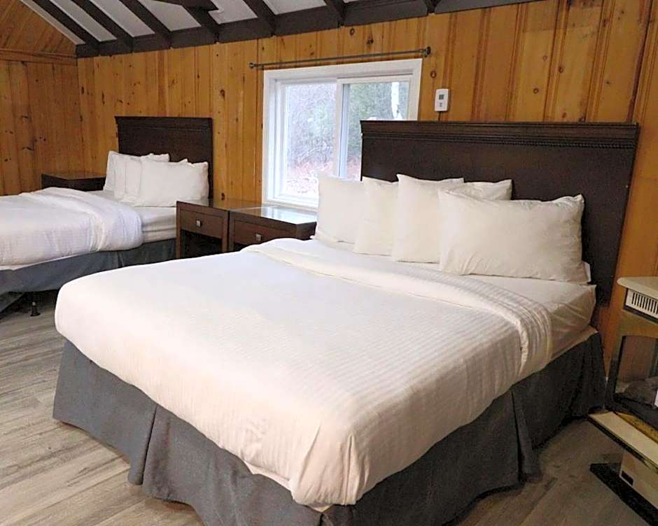 Algonquin Lakeside Inn