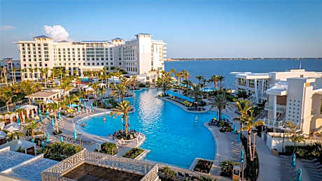 Sunseeker Resort Florida Gulf Coast, Curio Collection Hilton