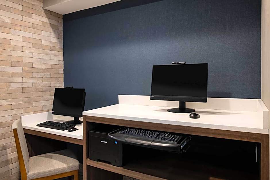 Baymont by Wyndham White Plains - Elmsford