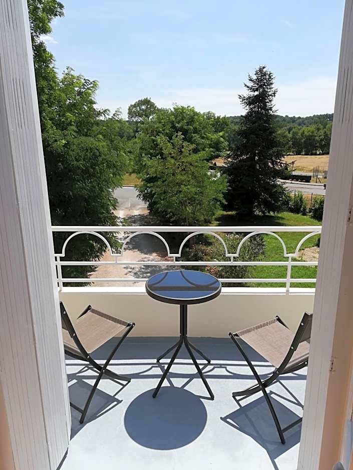 Vue du Château d'Excideuil en chambres