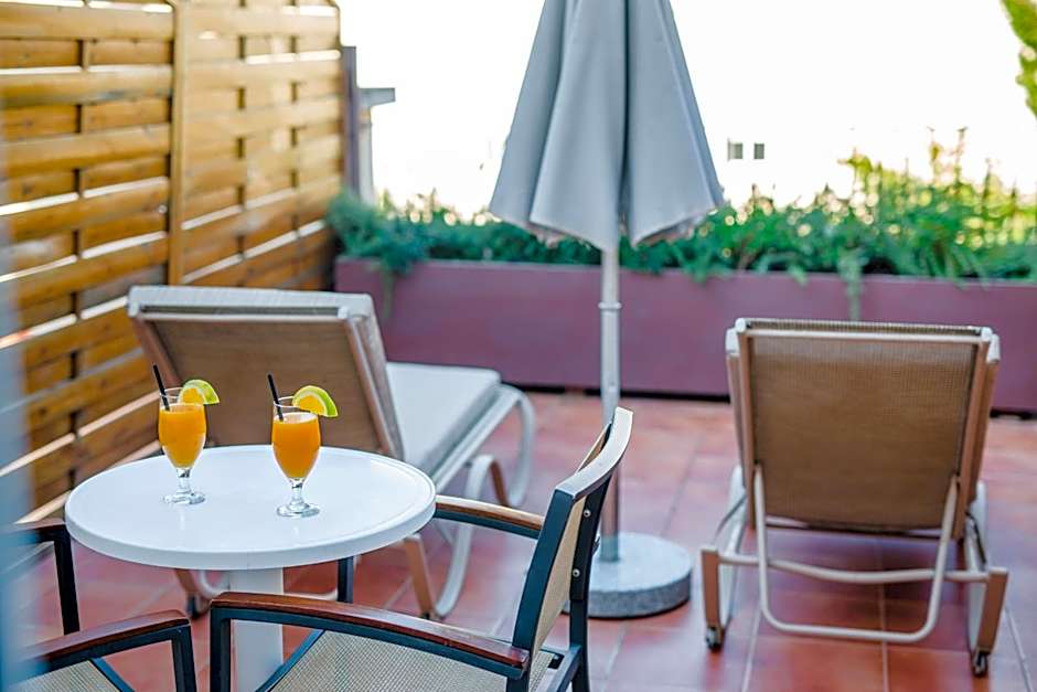 Napa Plaza Hotel (Adults Only)