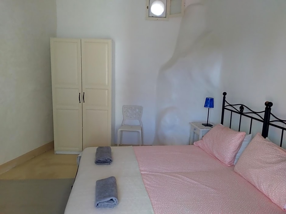 Alicudi Giardino dei Carrubi- al gradino 365