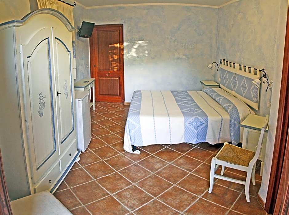 I Mari Di Gallura Suites and Rooms