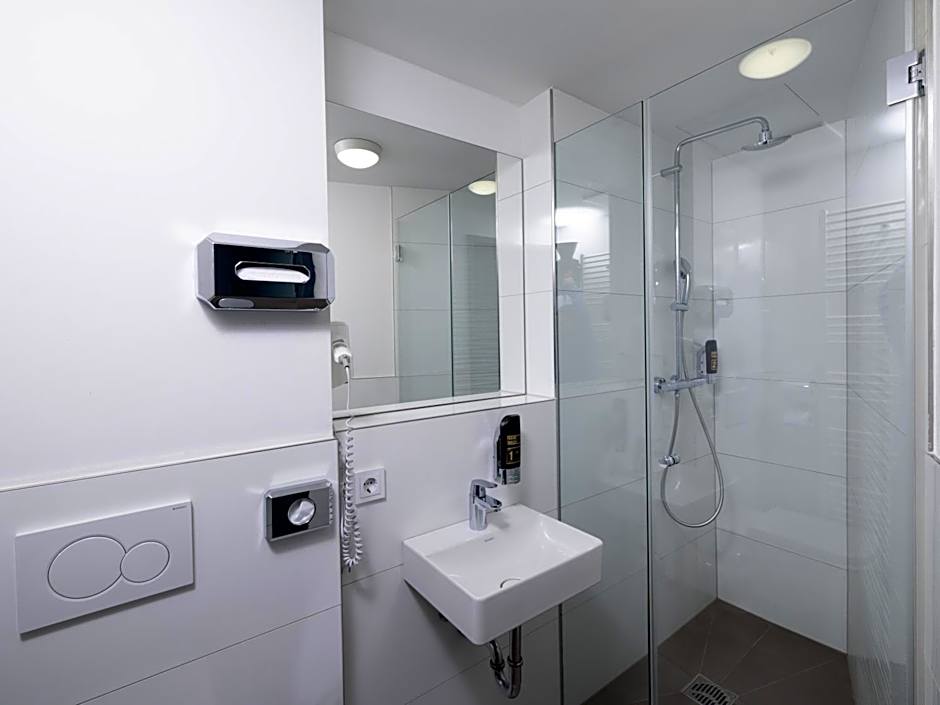 Smart Stay Hotel Station