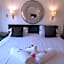 Old Mill Lodge, Seasonal Working Ostrich Farm & Restaurant, Oudtshoorn