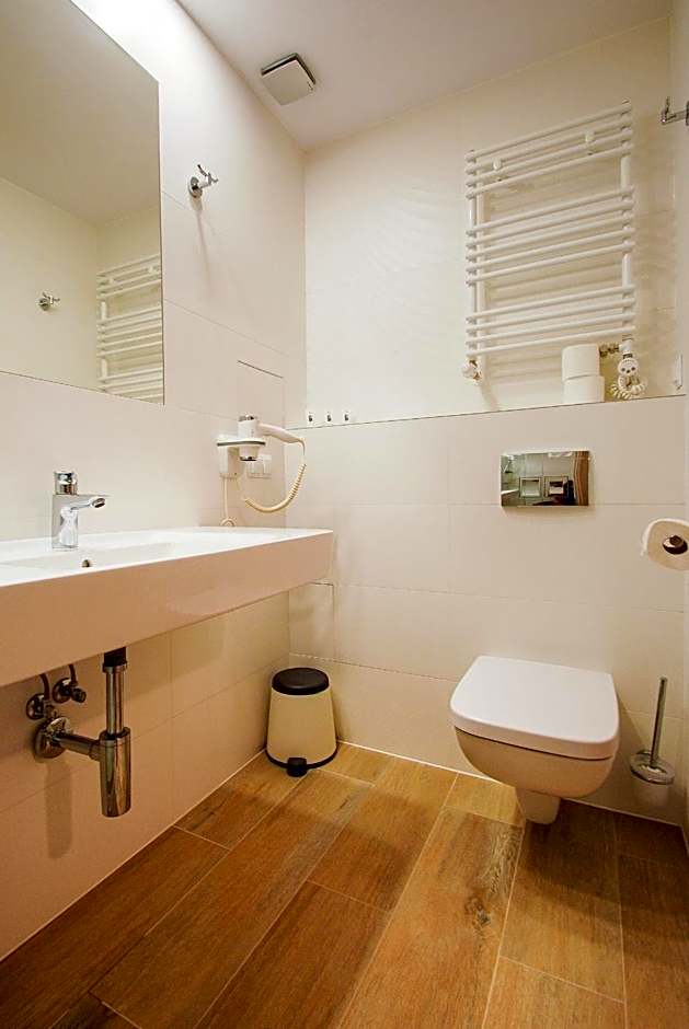 Osiedle Cesarskie Apartamenty - Parking - Apartamenty Bryza