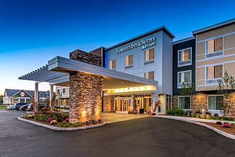 Fairfield Inn & Suites by Marriott Plymouth White Mountains
