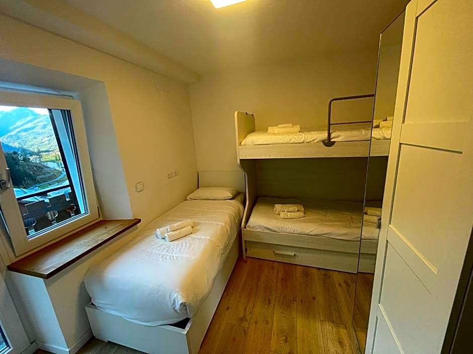 SnowLake Suite & Apartment