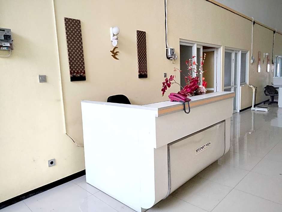 RedDoorz near Exit Tol Krapyak Semarang 3