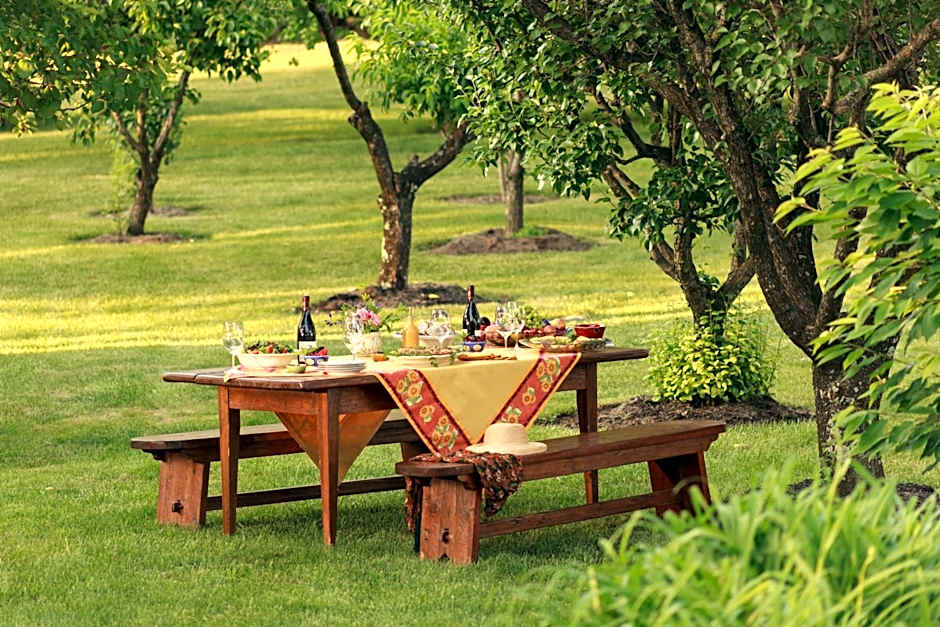 L'Auberge Provencale Inn & Restaurant