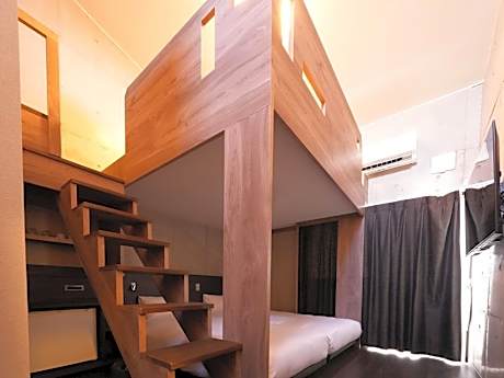 Japanese-Style Quadruple Room