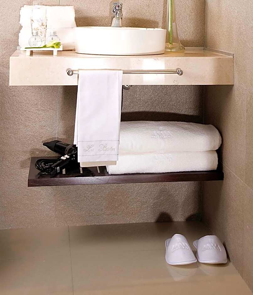 Awwa Suites & Spa