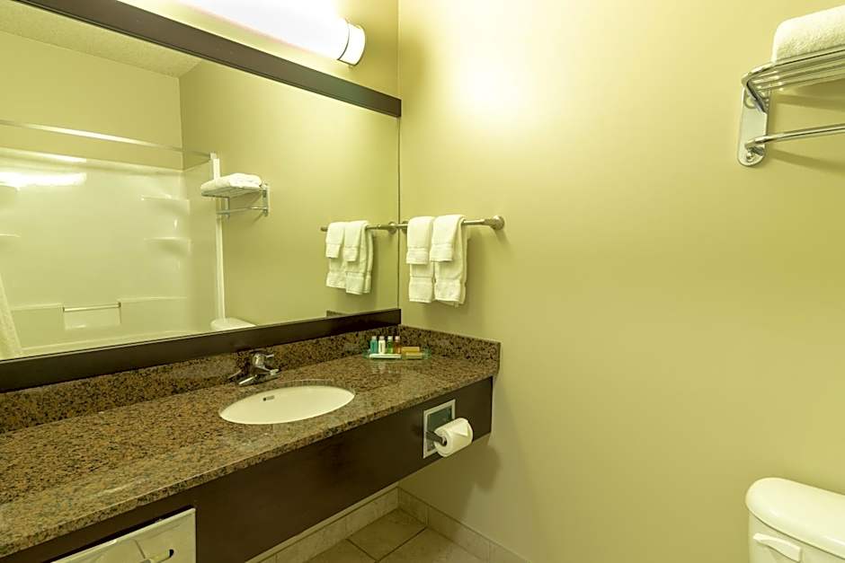 BCMInns - Lac La Biche