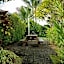 Plantation Hale Suites
