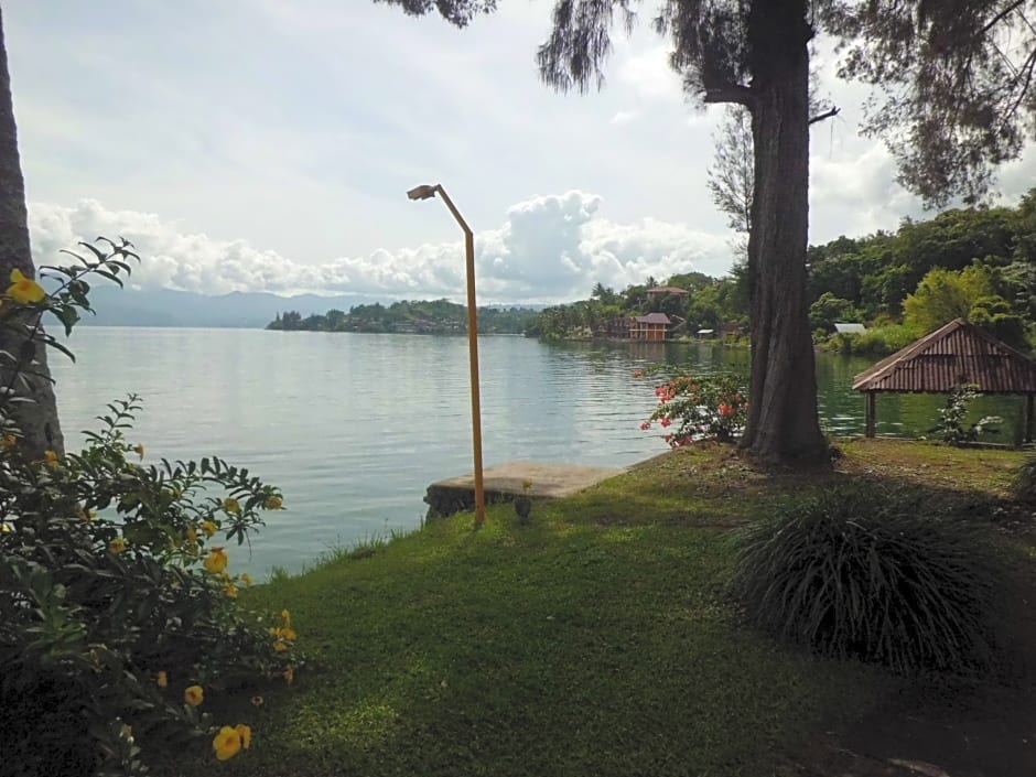 Tuk Tuk Timbul Bungalows