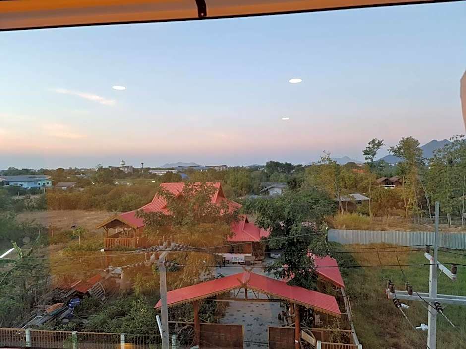The charlotte smart hotel lopburi