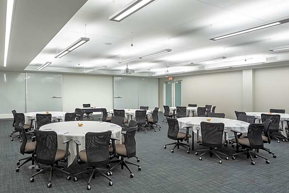 Four Points by Sheraton Norwood Conference Center