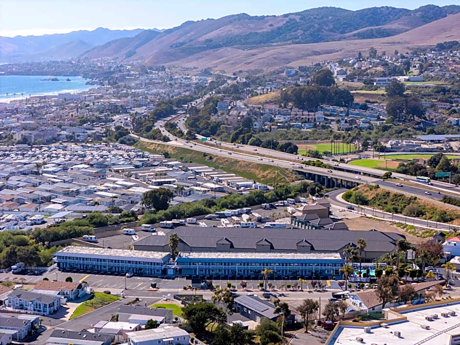 The Grove at Pismo Beach