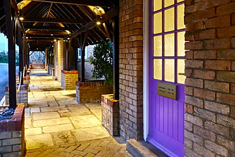 Junior King Suite with Sofa Bed and Sea View