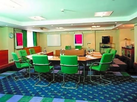 Four Points by Sheraton London Gatwick Airport