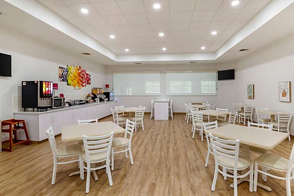 Best Western Plus Crossroads Inn & Suites