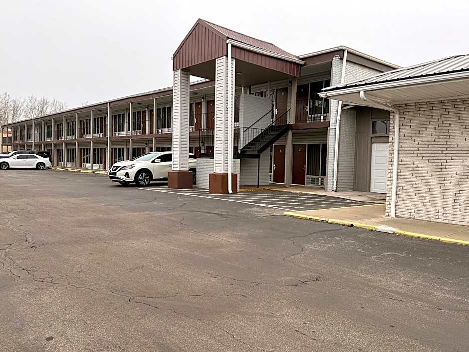 Days Inn by Wyndham Seymour