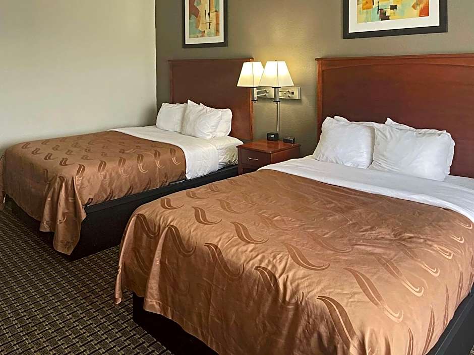 Quality Inn & Suites Cincinnati Sharonville