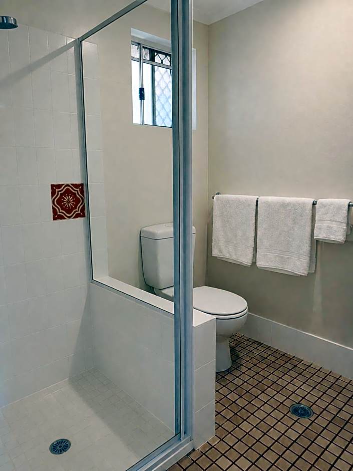 Cooks Endeavour Motor Inn - Near beach & Gold Coast Airport