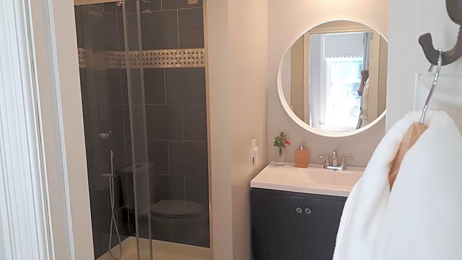 Hillside Landing B&B