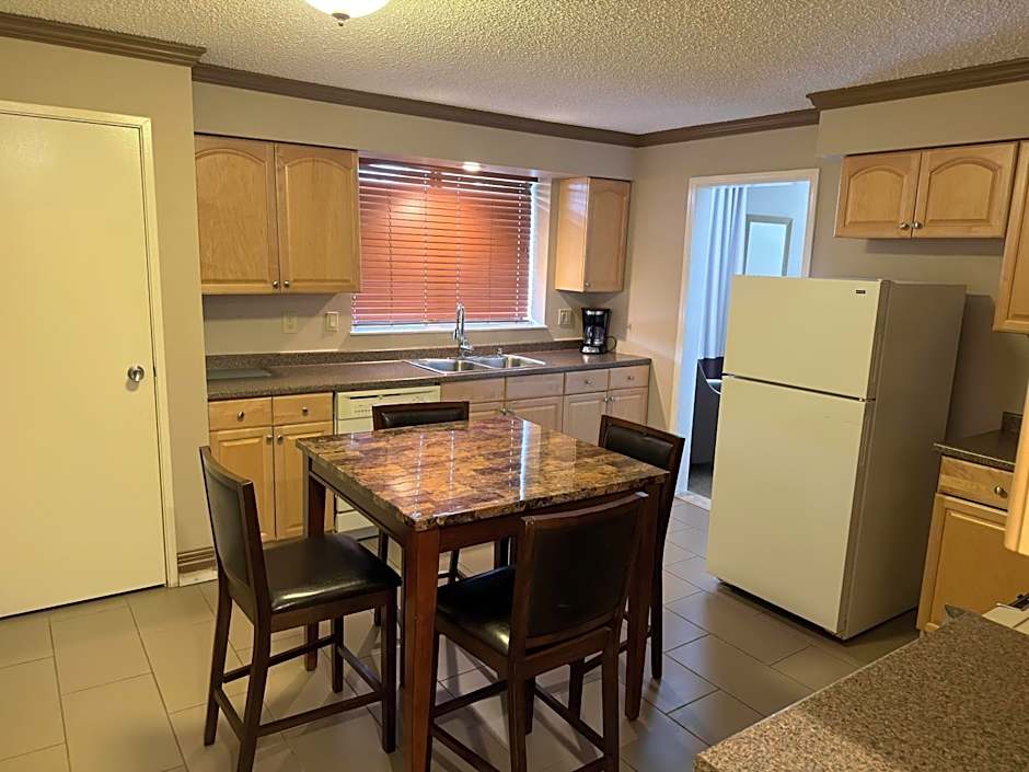 Wingate by Wyndham Utica