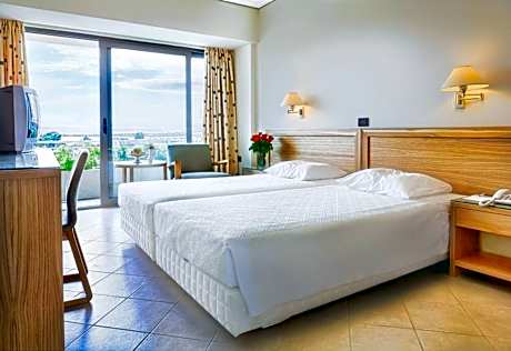 Standard Double Room with Garden View