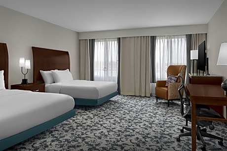 Queen Room with Two Queen Beds - Mobility Access