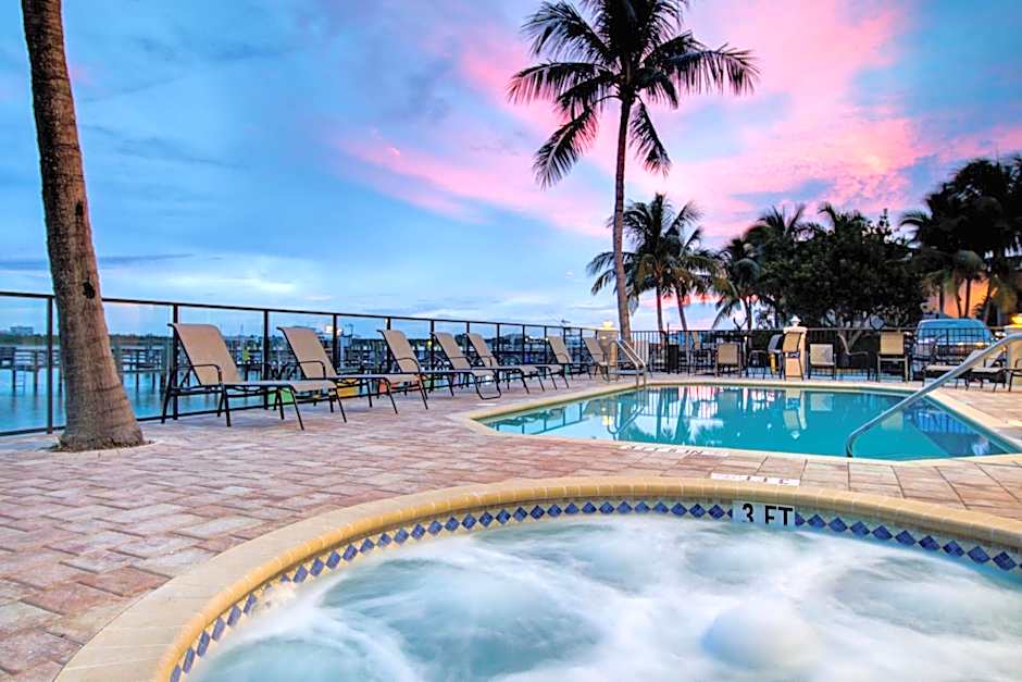 Hutchinson Island Hotel and Suites