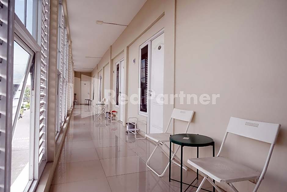 Griya Loka 2 Syariah Near Simpang Lima Mitra RedDoorz