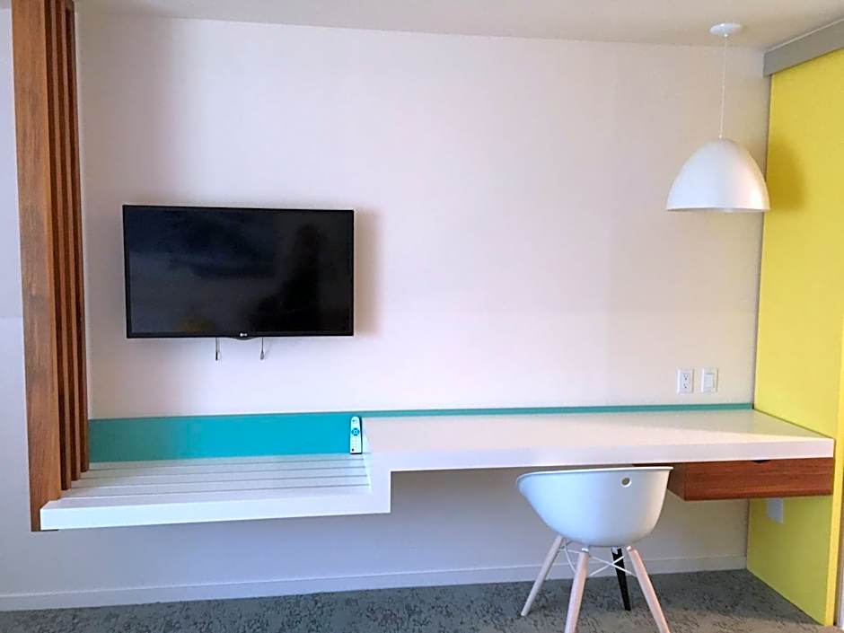 Beverly Laurel Motor Hotel