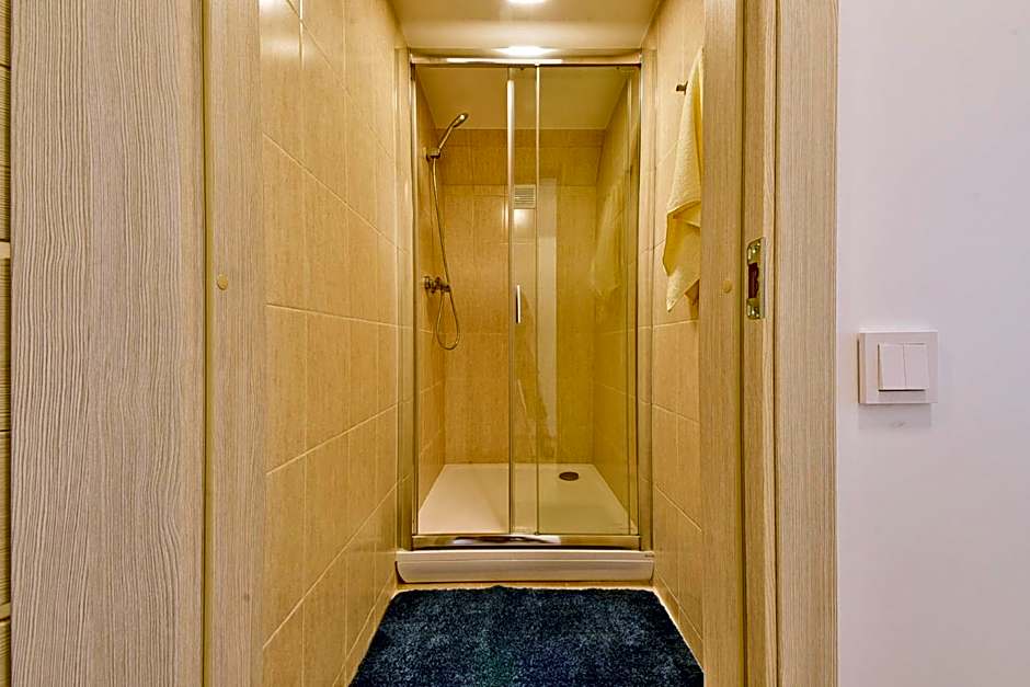 Laisves Avenue Hostel "Easy Kaunas"