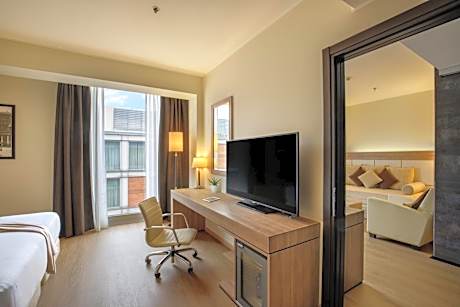 King Suite with Lounge Area
