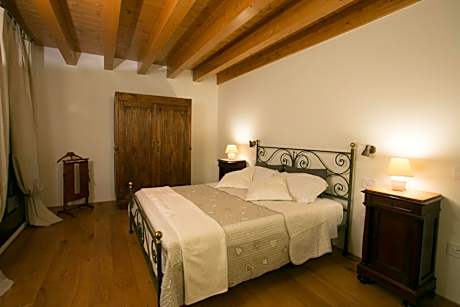 Quadruple Room with Private External Bathroom