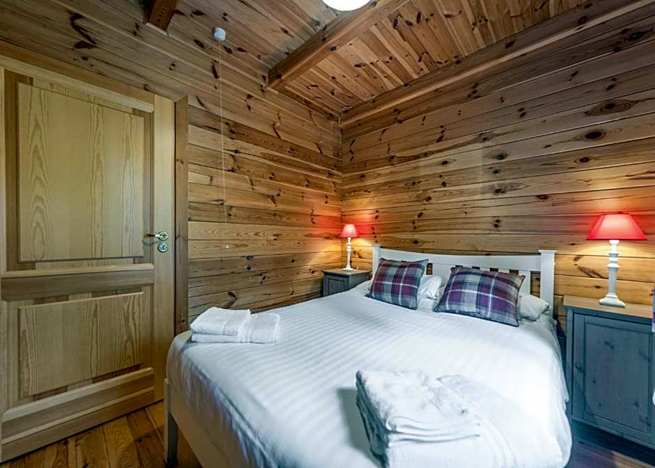 Woodland Park Lodges