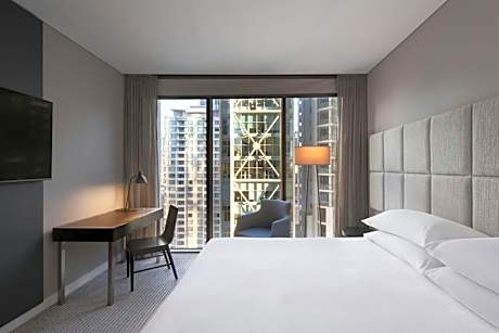 Deluxe King Room with City View