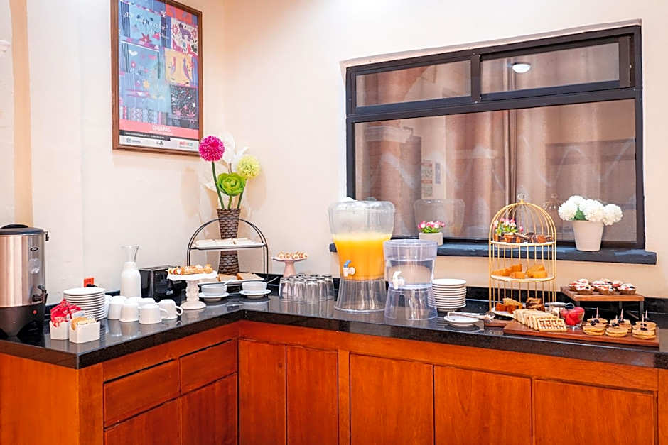 Hotel del Carmen, en el Centro- DESAYUNO Incluido !